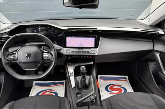 Peugeot 308 (2022) thumbnail 3