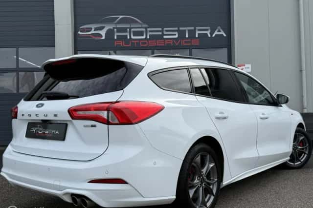 Ford Focus (2021) thumbnail 2