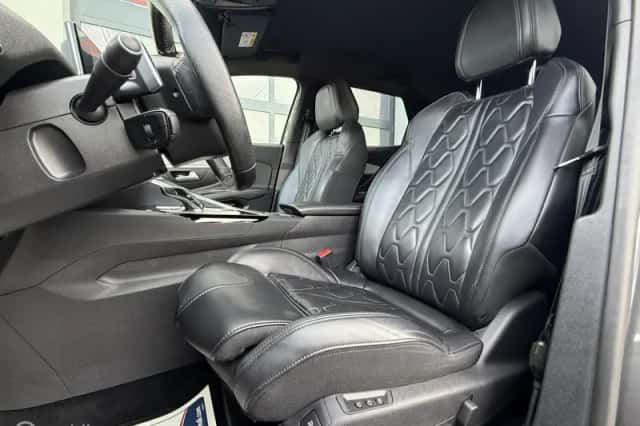 Peugeot 3008 (2021) thumbnail 4