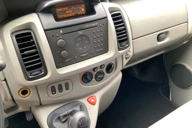 Opel Vivaro (2006) thumbnail 4