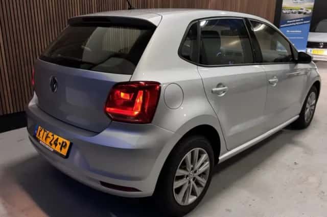 Volkswagen Polo (2015) thumbnail 4