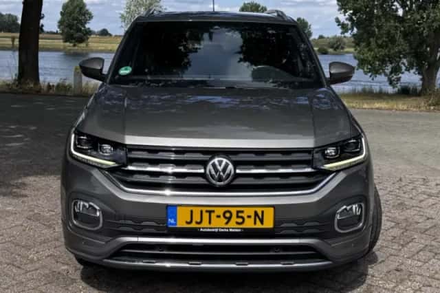 Volkswagen T-Cross (2019) thumbnail 2