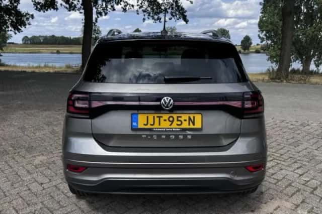Volkswagen T-Cross (2019) thumbnail 4