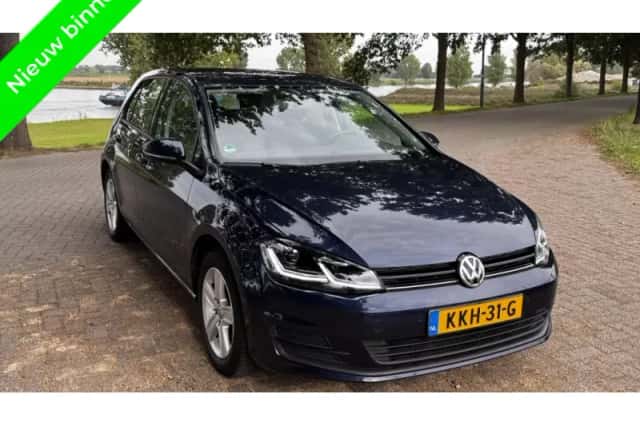 Volkswagen Golf (2015) thumbnail 1