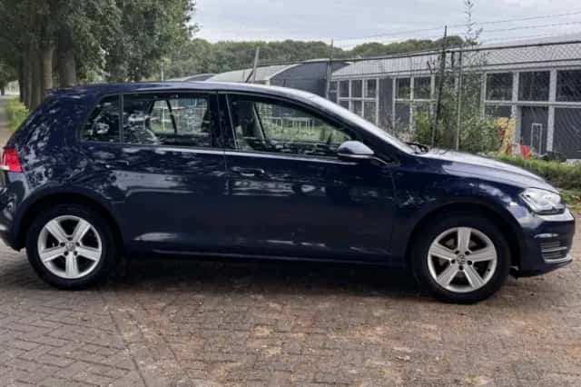 Volkswagen Golf (2015) thumbnail 5