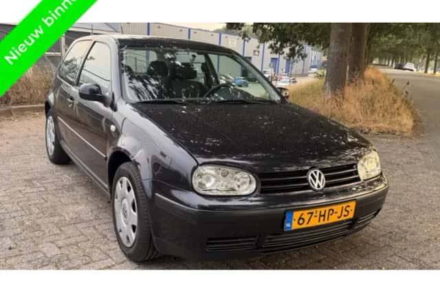 Volkswagen Golf (2001) thumbnail 1