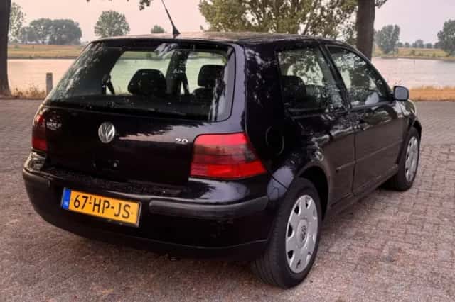 Volkswagen Golf (2001) thumbnail 5