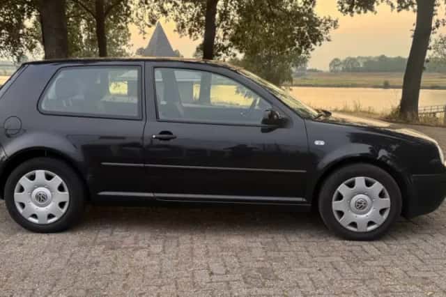 Volkswagen Golf (2001) thumbnail 6