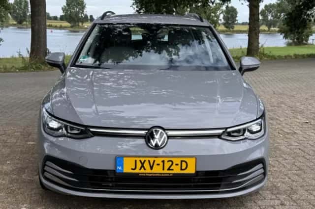 Volkswagen Golf (2021) thumbnail 2