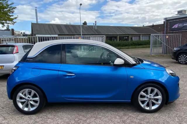 Opel Adam (2015) thumbnail 3
