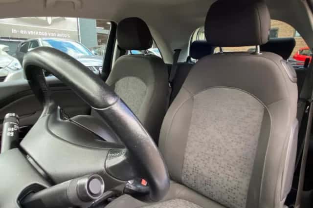 Opel Adam (2015) thumbnail 6