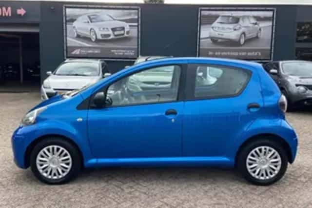 Toyota Aygo (2011) thumbnail 1