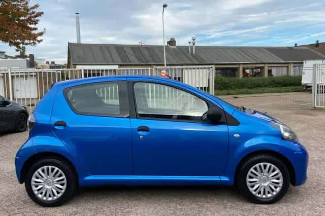 Toyota Aygo (2011) thumbnail 3