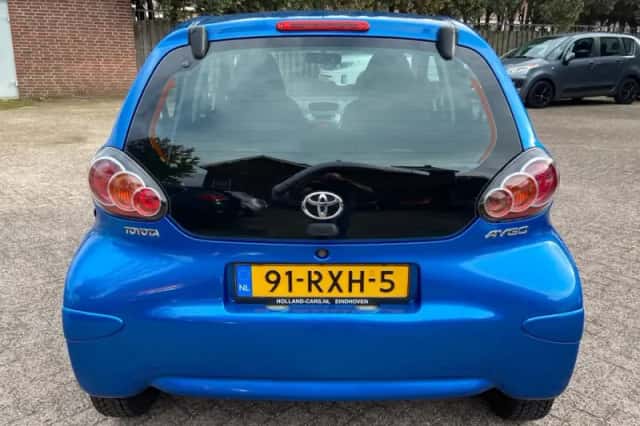Toyota Aygo (2011) thumbnail 4