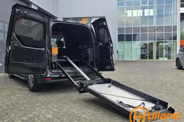 Mercedes-Benz Citan (2023) thumbnail 3