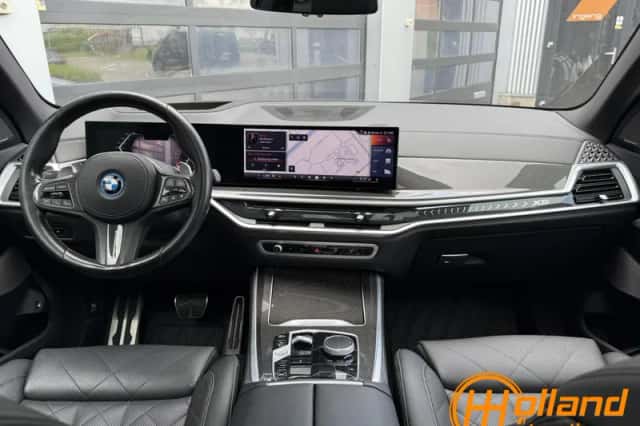 BMW X5 (2023) thumbnail 3