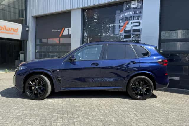 BMW X5 (2023) thumbnail 6