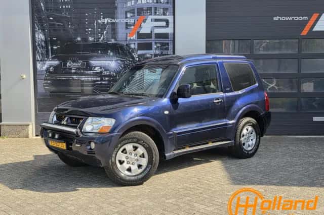Mitsubishi Pajero (2003) thumbnail 1