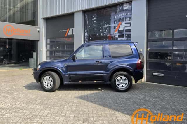 Mitsubishi Pajero (2003) thumbnail 2