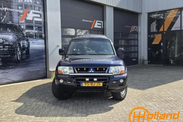 Mitsubishi Pajero (2003) thumbnail 3
