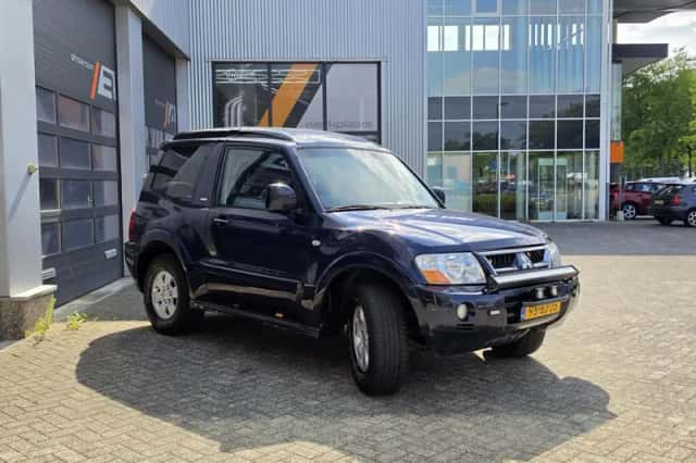 Mitsubishi Pajero (2003) thumbnail 4