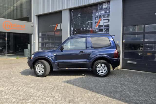 Mitsubishi Pajero (2003) thumbnail 5