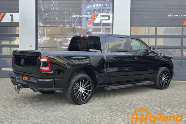 Dodge RAM (2018) thumbnail 2