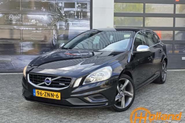 Volvo V60 (2013) thumbnail 2