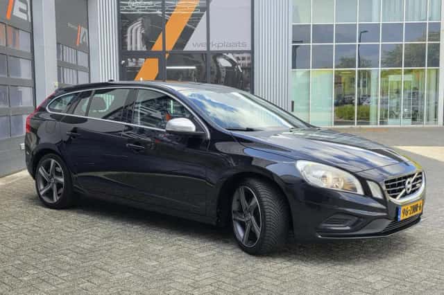 Volvo V60 (2013) thumbnail 4