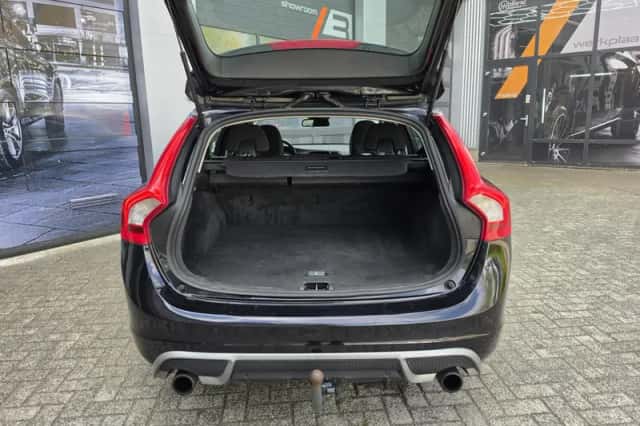 Volvo V60 (2013) thumbnail 5