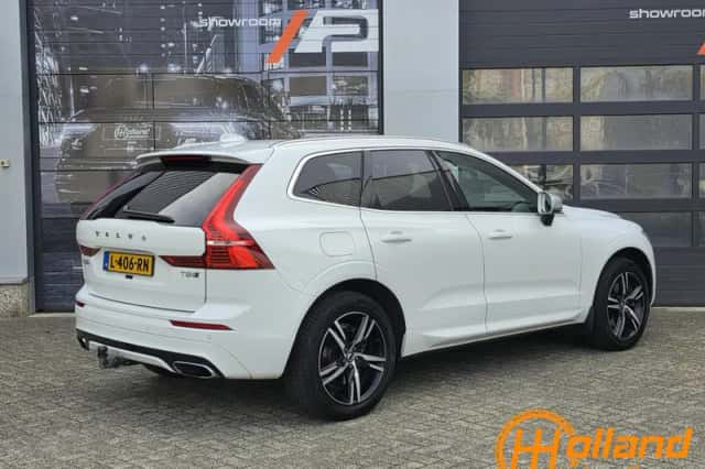 Volvo XC60 (2018) thumbnail 2