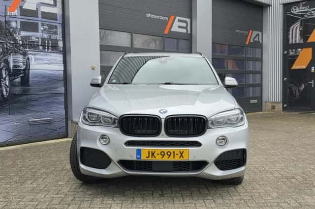 BMW X5 (2015) thumbnail 6