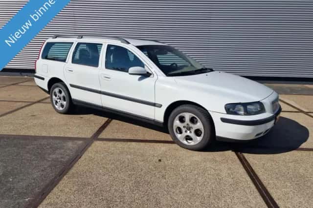 Volvo V70 (2004) thumbnail 1