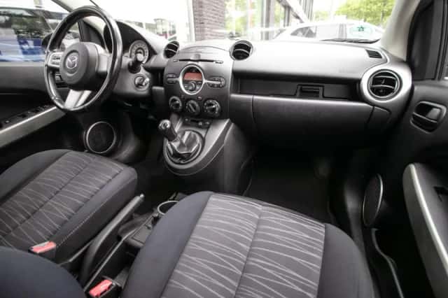 Mazda 2 (2008) thumbnail 4