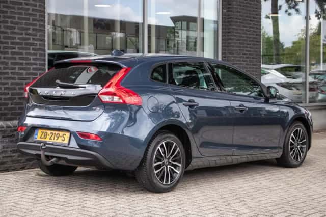 Volvo V40 (2019) thumbnail 2