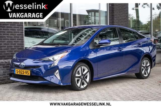 Toyota Prius (2018) thumbnail 1