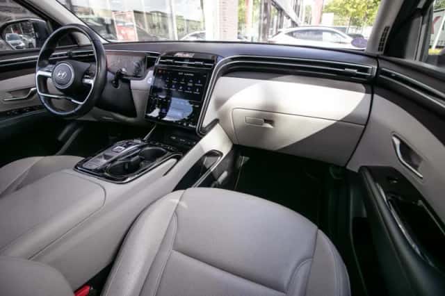 Hyundai Tucson (2023) thumbnail 3