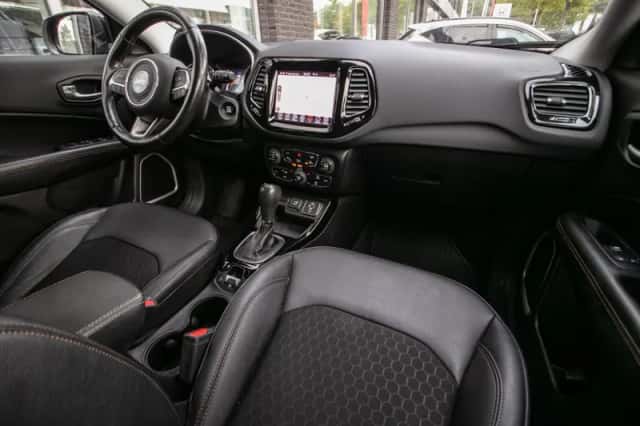 Jeep Compass (2021) thumbnail 3