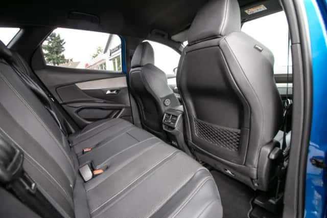 Peugeot 3008 (2023) thumbnail 6