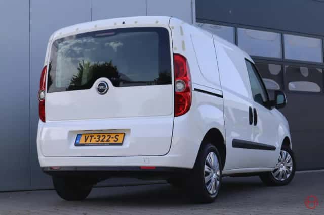 Opel Combo (2016) thumbnail 3