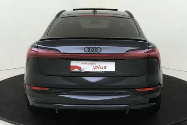 Audi e-tron Sportback (2022) thumbnail 4