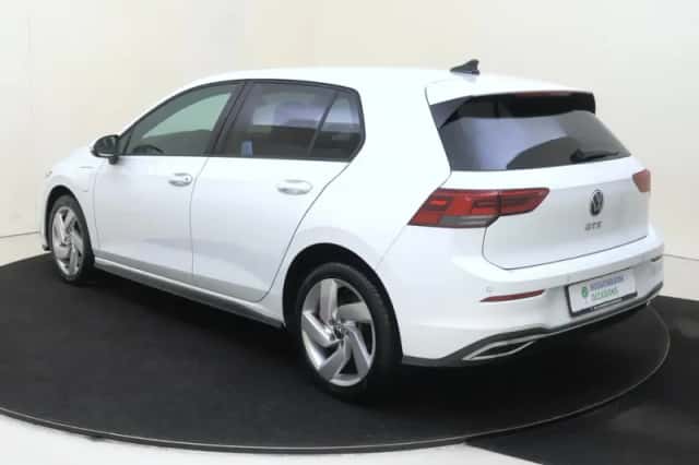 Volkswagen Golf (2022) thumbnail 3
