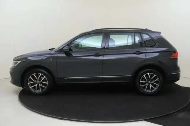 Volkswagen Tiguan (2022) thumbnail 2