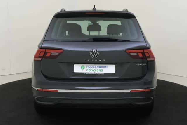 Volkswagen Tiguan (2022) thumbnail 4