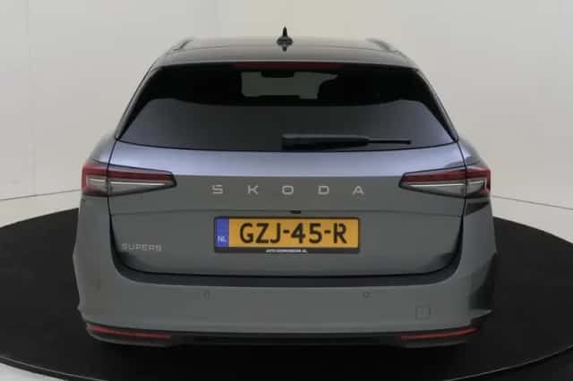 Škoda Superb (2025) thumbnail 4