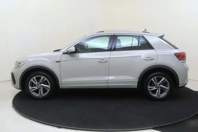Volkswagen T-Roc (2024) thumbnail 2