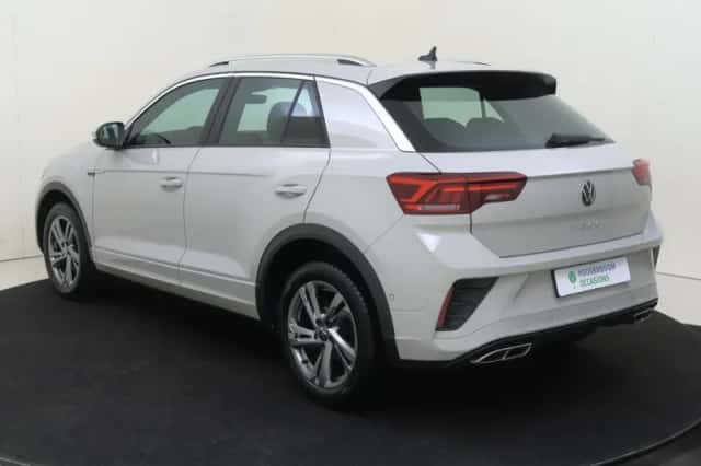 Volkswagen T-Roc (2024) thumbnail 3