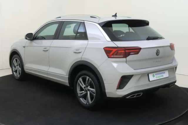 Volkswagen T-Roc (2024) thumbnail 3