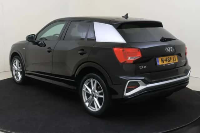 Audi Q2 (2021) thumbnail 3