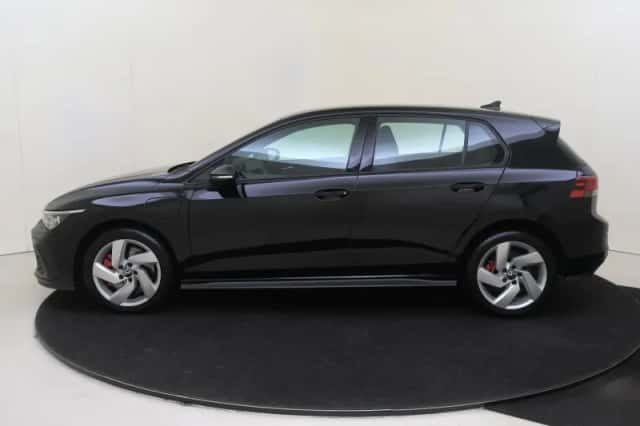 Volkswagen Golf (2022) thumbnail 2